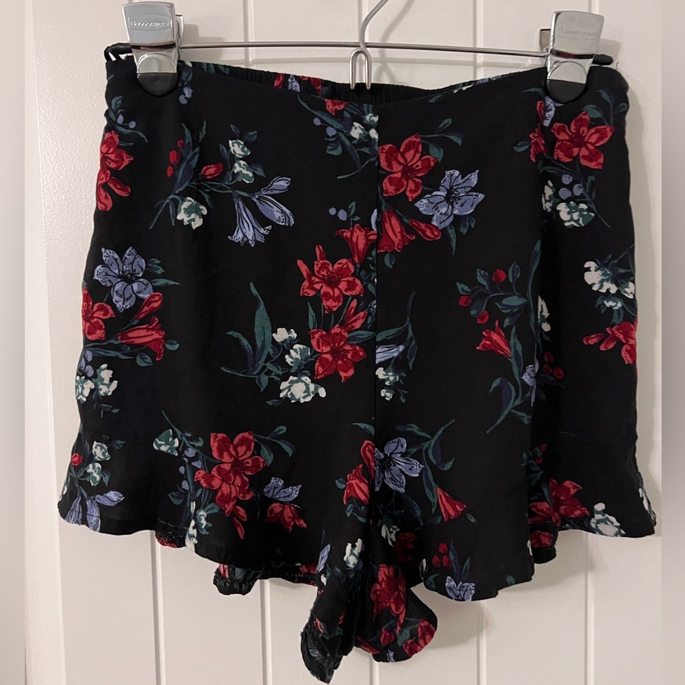 MTLA, Black Shorts, Size Medium